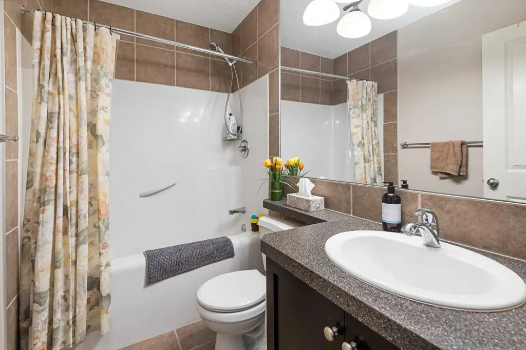 79 Pantego Way NW Calgary AB T3k0K6
