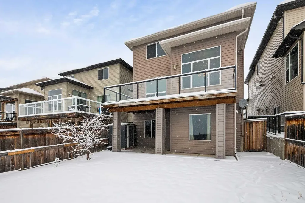 79 Pantego Way NW Calgary AB T3k0K6