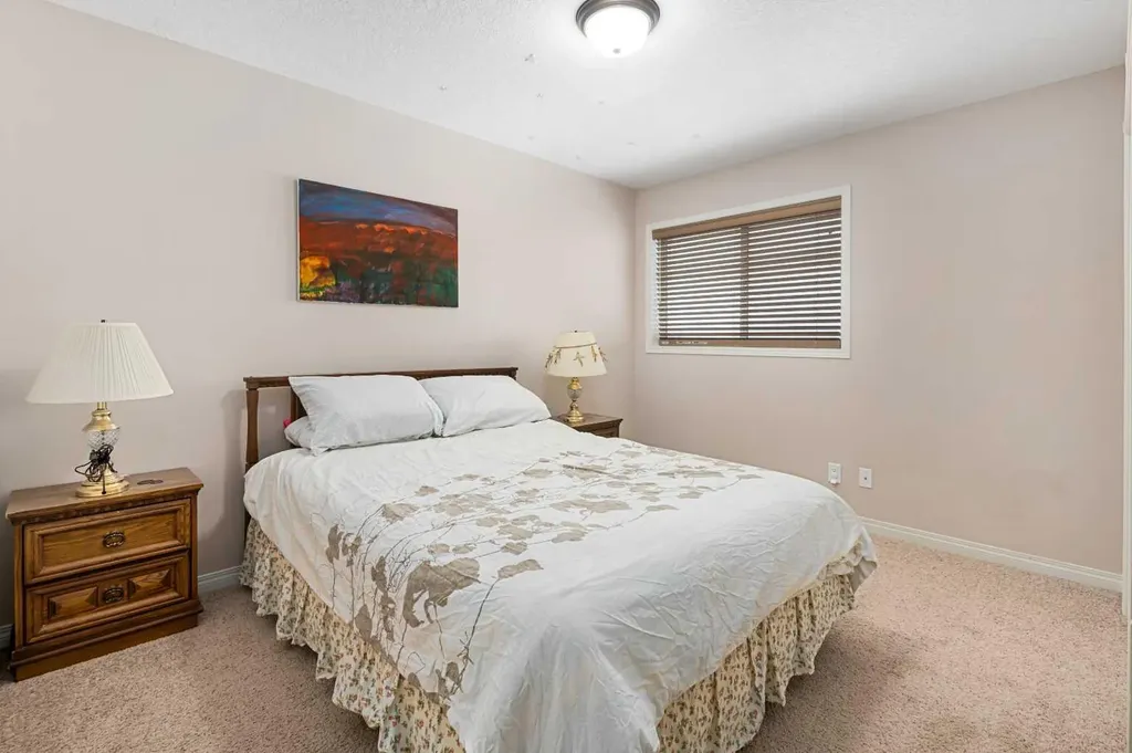 79 Pantego Way NW Calgary AB T3k0K6
