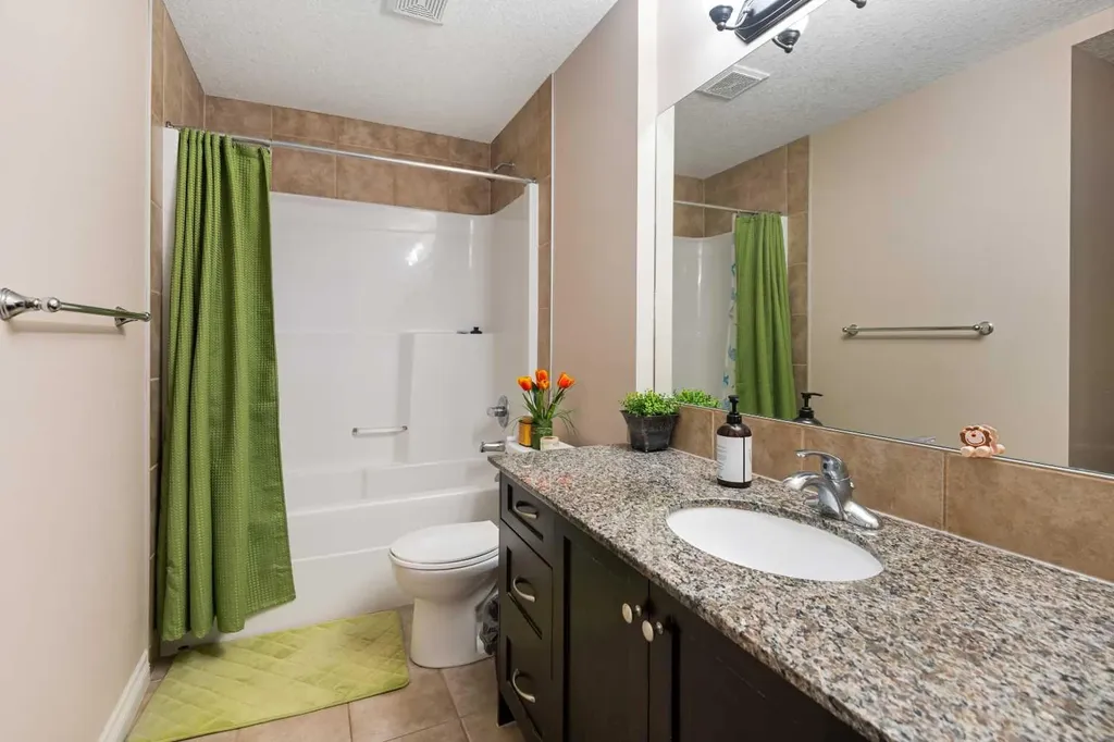 79 Pantego Way NW Calgary AB T3k0K6