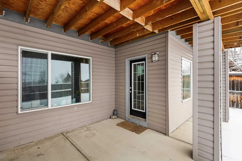 79 Pantego Way NW Calgary AB T3k0K6