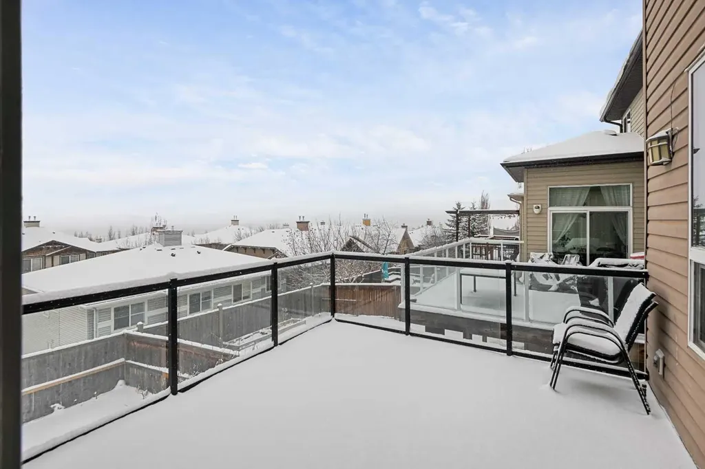 79 Pantego Way NW Calgary AB T3k0K6