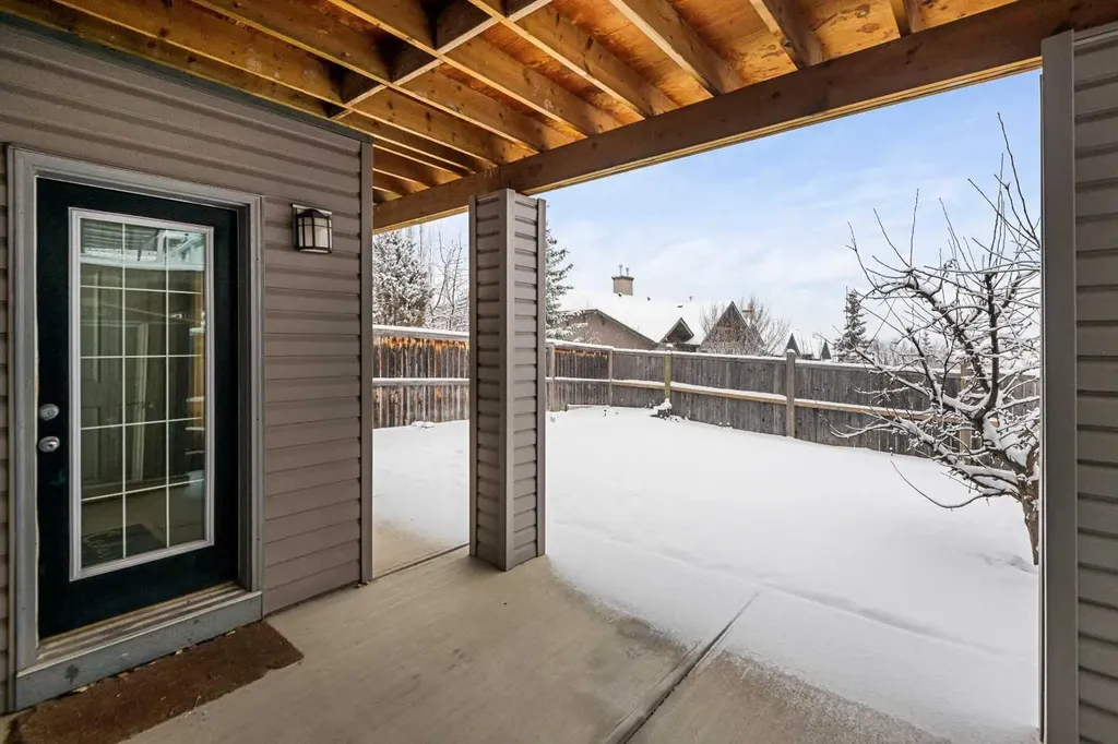 79 Pantego Way NW Calgary AB T3k0K6