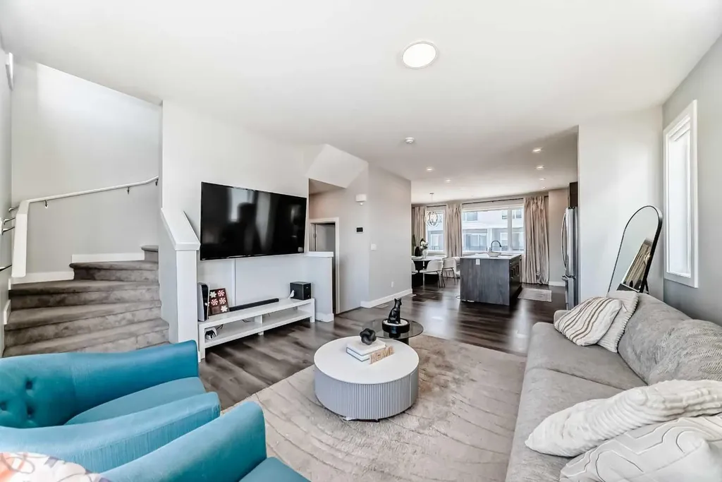 413 Skyview Ranch Circle NE Calgary AB T3N 1Y8