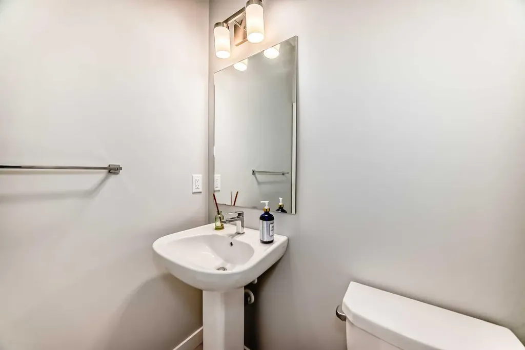 413 Skyview Ranch Circle NE Calgary AB T3N 1Y8