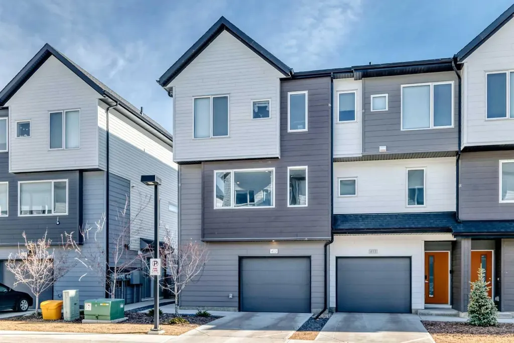 413 Skyview Ranch Circle NE Calgary AB T3N 1Y8