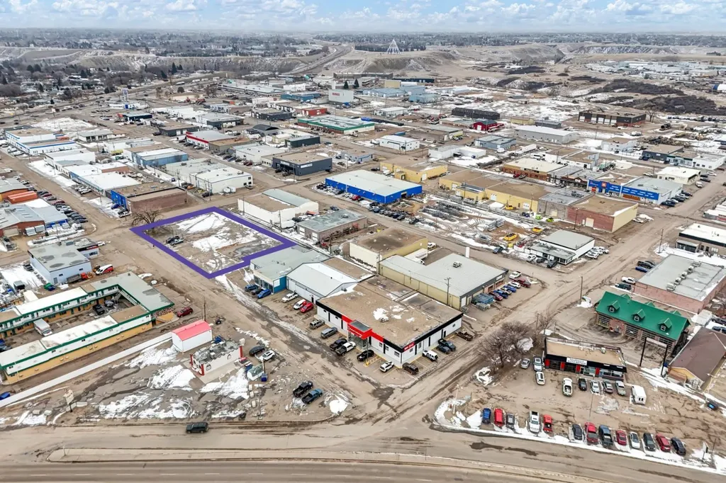 815 14 Street SW Medicine Hat AB T1A 4V9