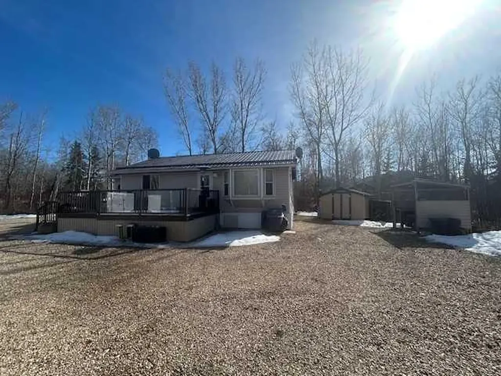 502 Plover Close Pelican Point AB T0B 0H0