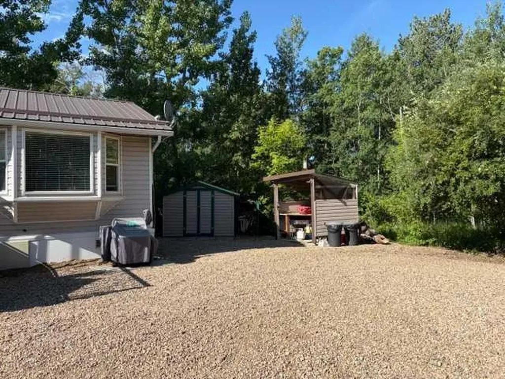 502 Plover Close Pelican Point AB T0B 0H0