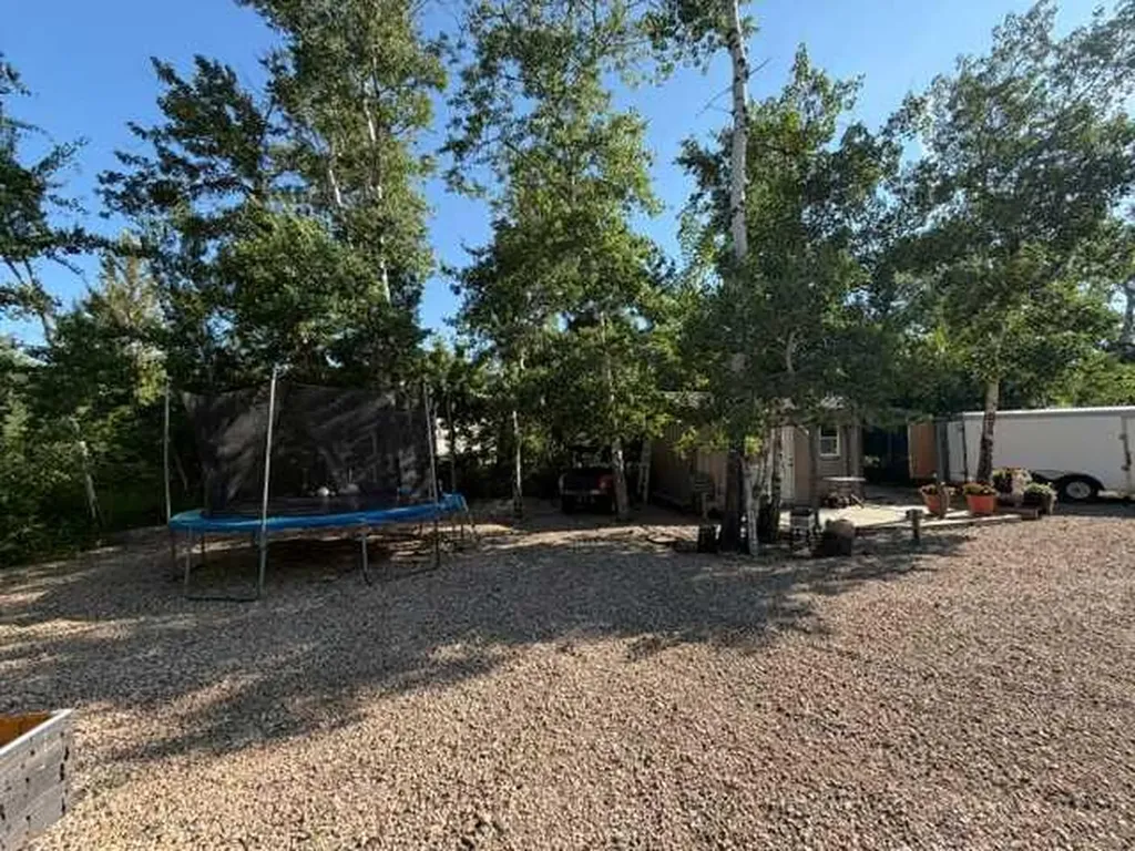 502 Plover Close Pelican Point AB T0B 0H0