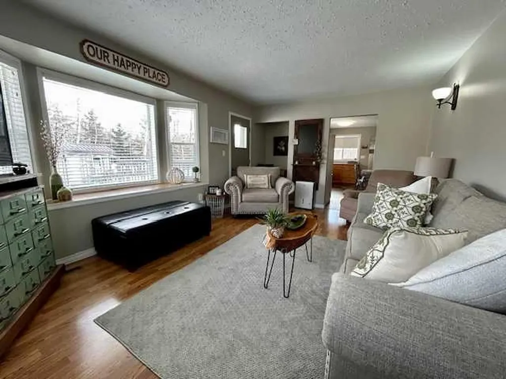 502 Plover Close Pelican Point AB T0B 0H0