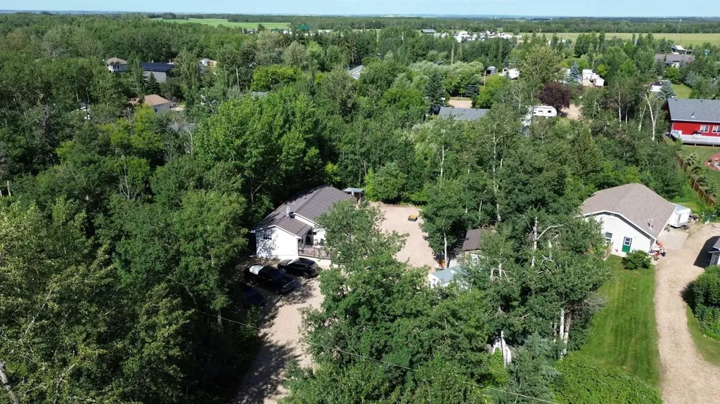 502 Plover Close Pelican Point AB T0B 0H0