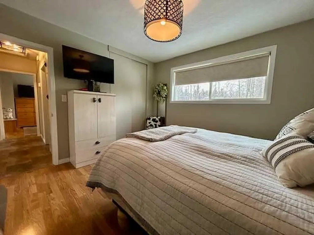 502 Plover Close Pelican Point AB T0B 0H0