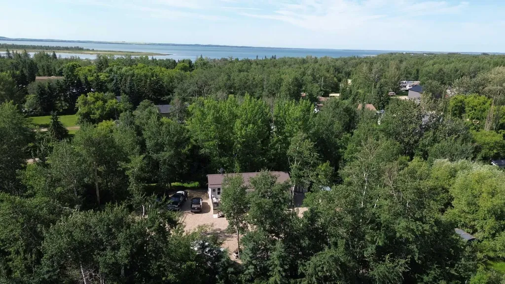 502 Plover Close Pelican Point AB T0B 0H0