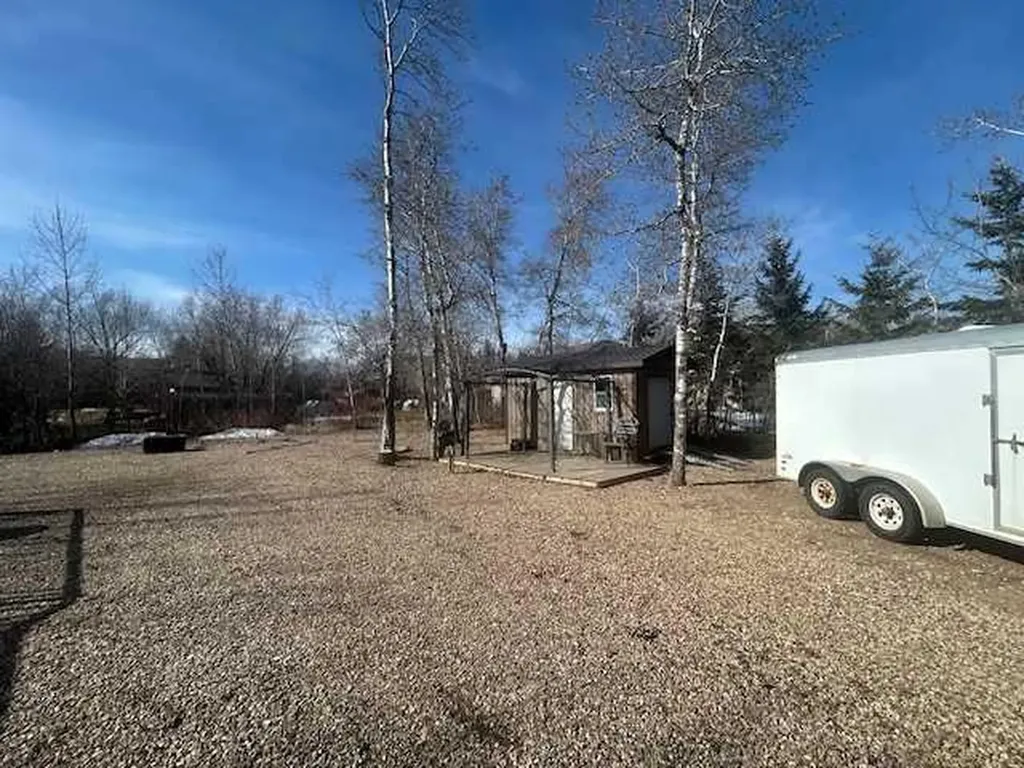 502 Plover Close Pelican Point AB T0B 0H0