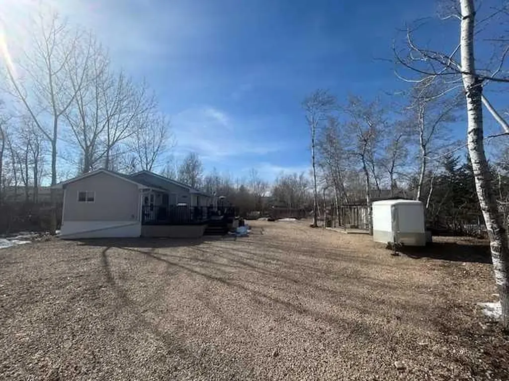 502 Plover Close Pelican Point AB T0B 0H0