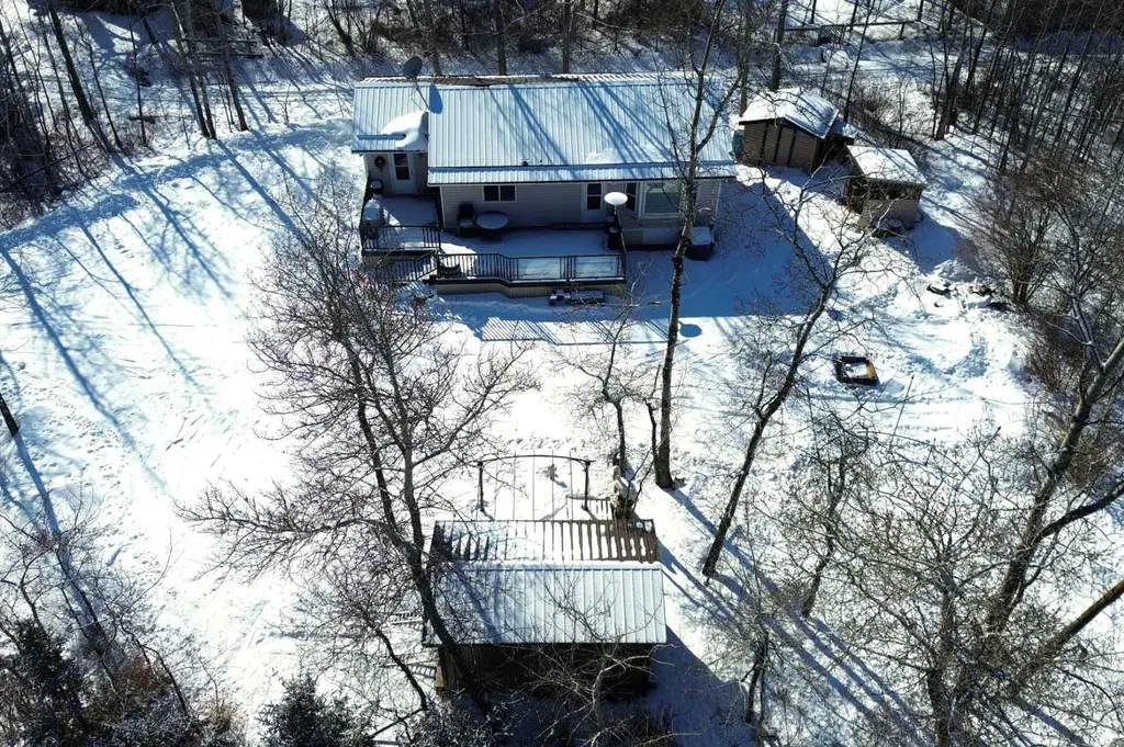 502 Plover Close Pelican Point AB T0B 0H0