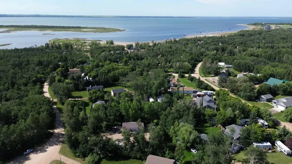 502 Plover Close Pelican Point AB T0B 0H0