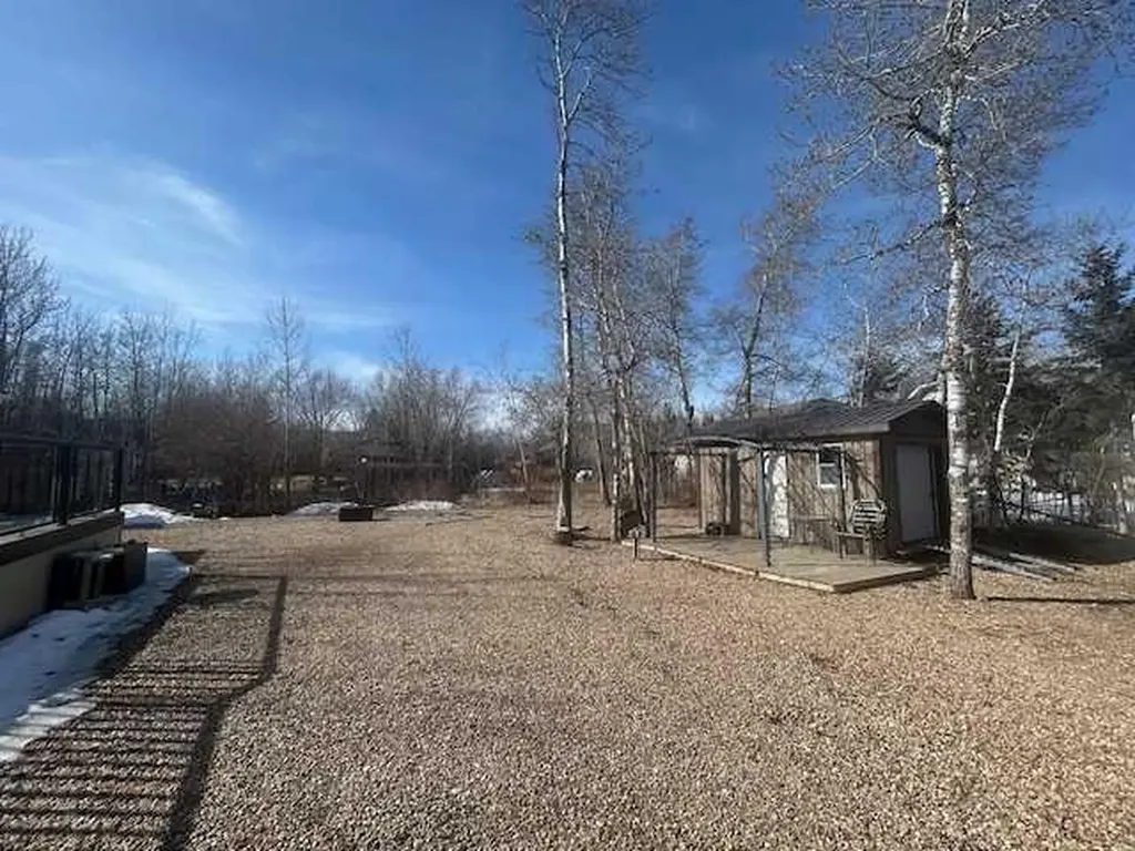 502 Plover Close Pelican Point AB T0B 0H0