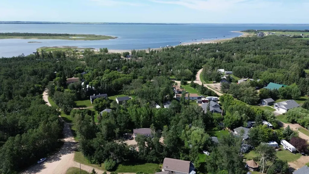 502 Plover Close Pelican Point AB T0B 0H0