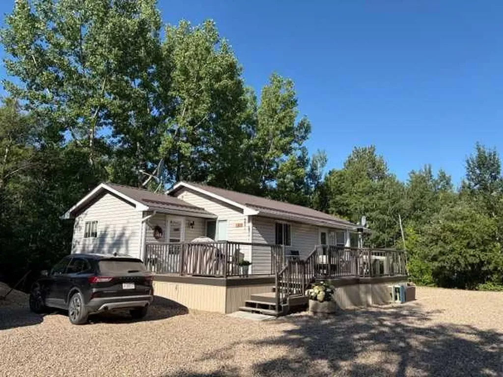 502 Plover Close Pelican Point AB T0B 0H0