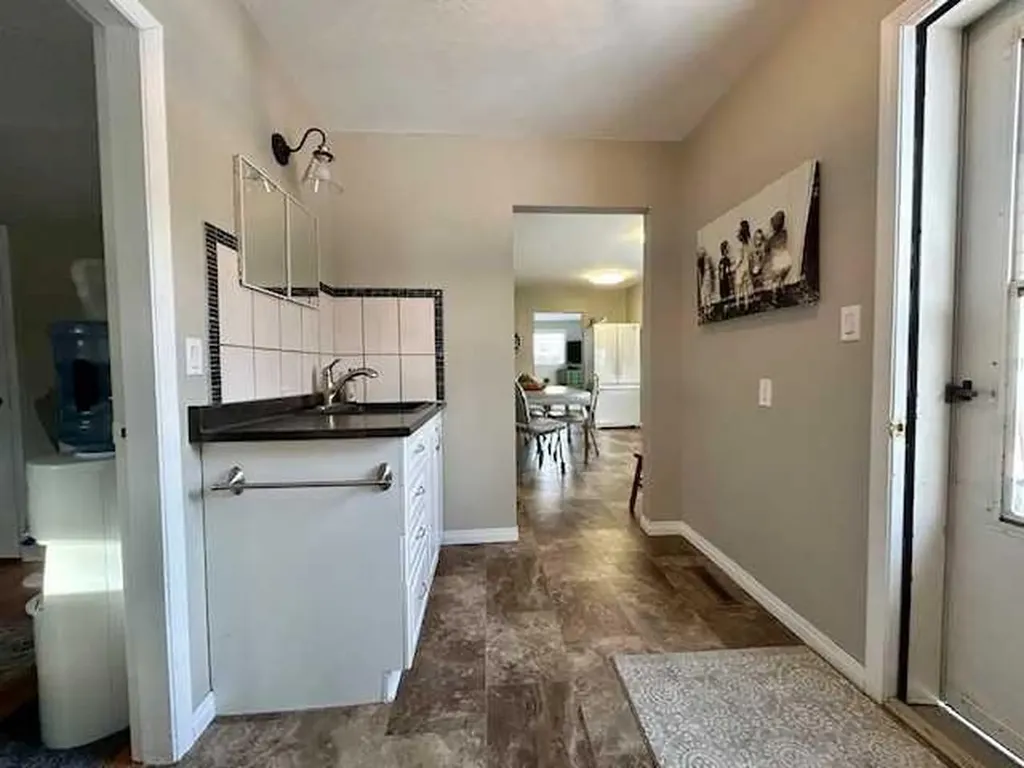 502 Plover Close Pelican Point AB T0B 0H0