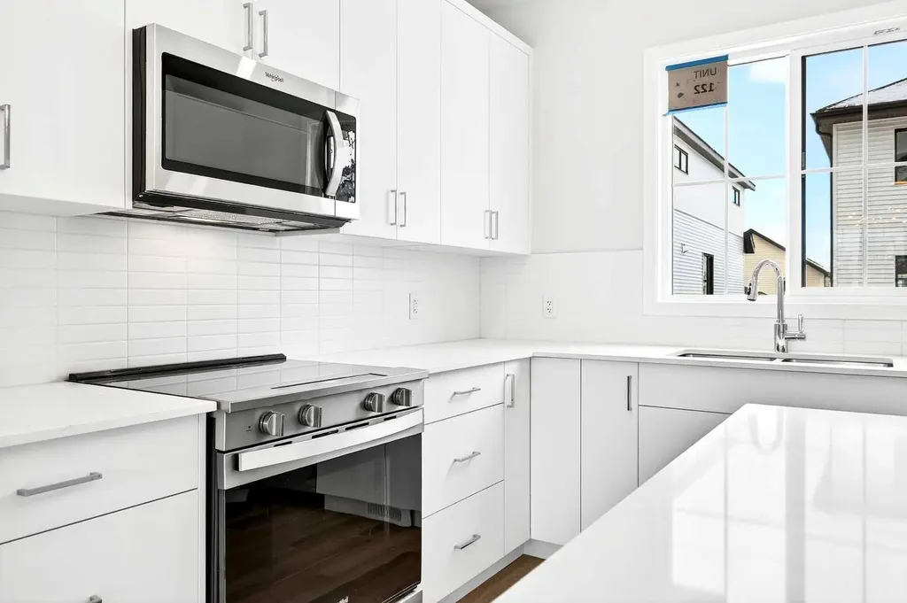 40 Creekside Way SW Calgary AB T2X 6E2