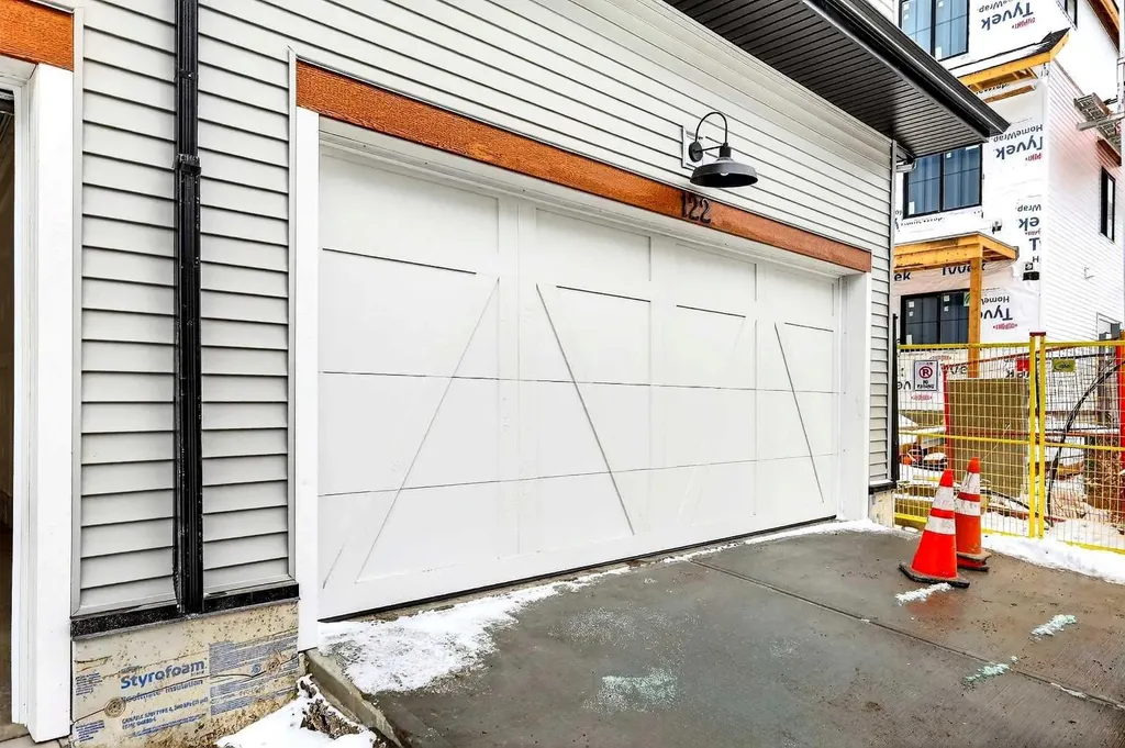 40 Creekside Way SW Calgary AB T2X 6E2