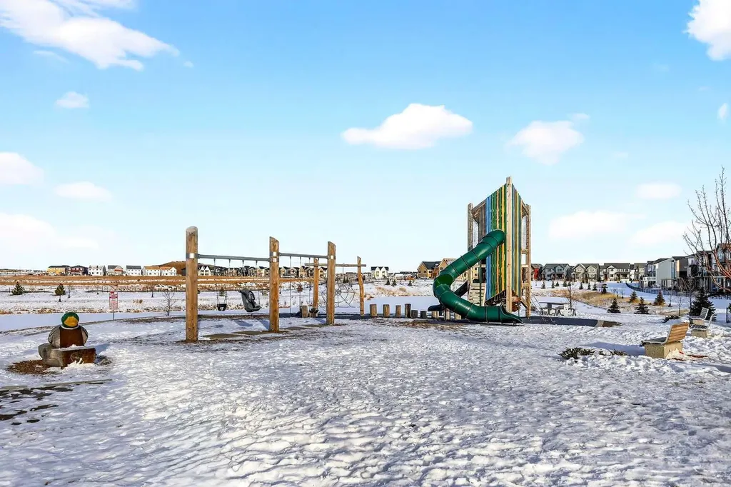 40 Creekside Way SW Calgary AB T2X 6E2