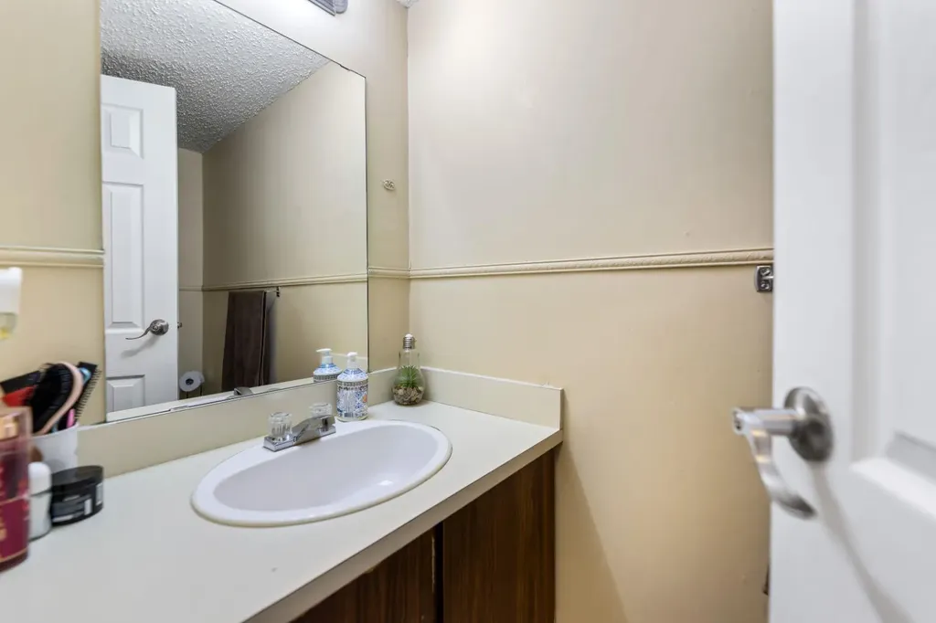 48 Falton Way NE Calgary AB t3j1k4
