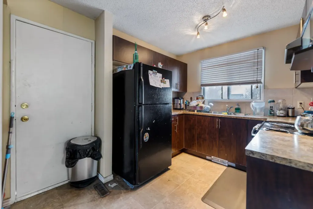 48 Falton Way NE Calgary AB t3j1k4