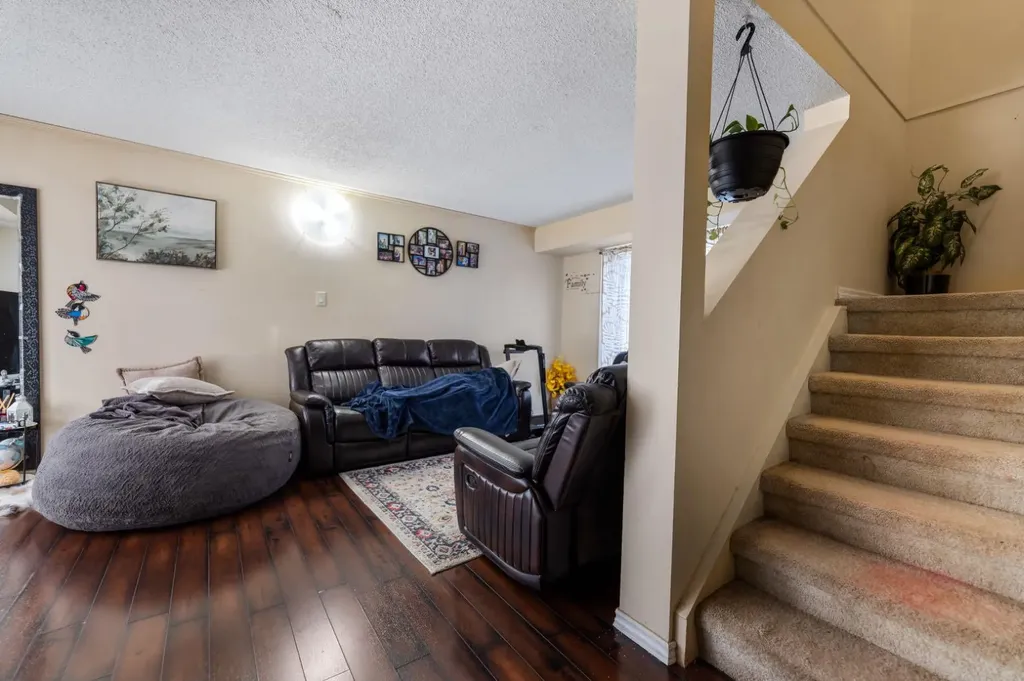 48 Falton Way NE Calgary AB t3j1k4