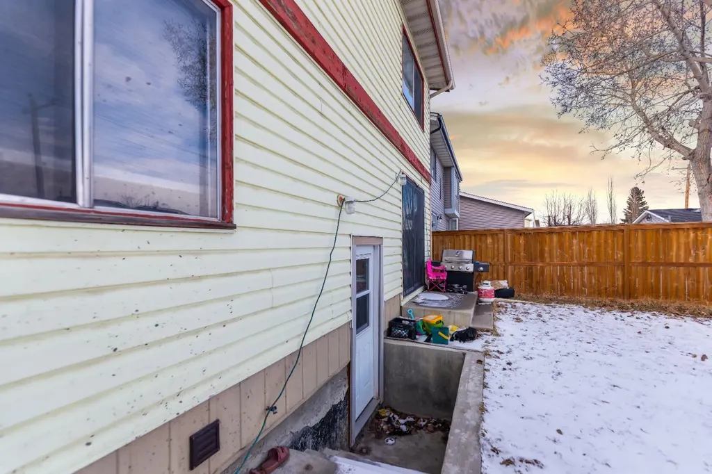 48 Falton Way NE Calgary AB t3j1k4
