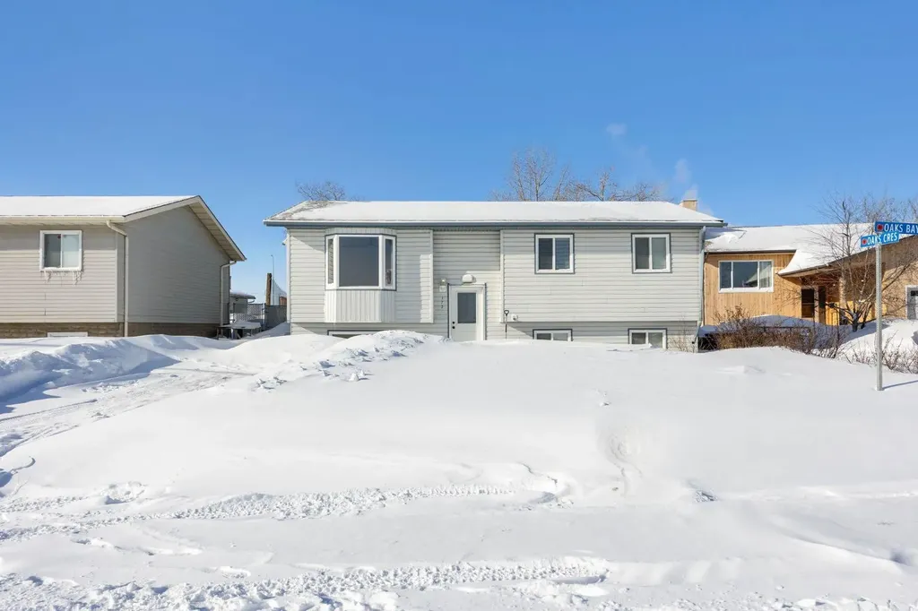 173 Oaks Crescent Fort Mcmurray AB T9K 1P9