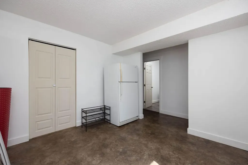 173 Oaks Crescent Fort Mcmurray AB T9K 1P9