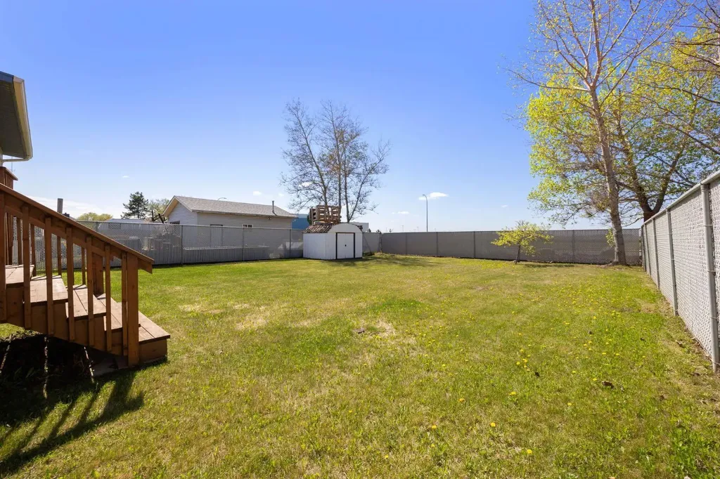 173 Oaks Crescent Fort Mcmurray AB T9K 1P9