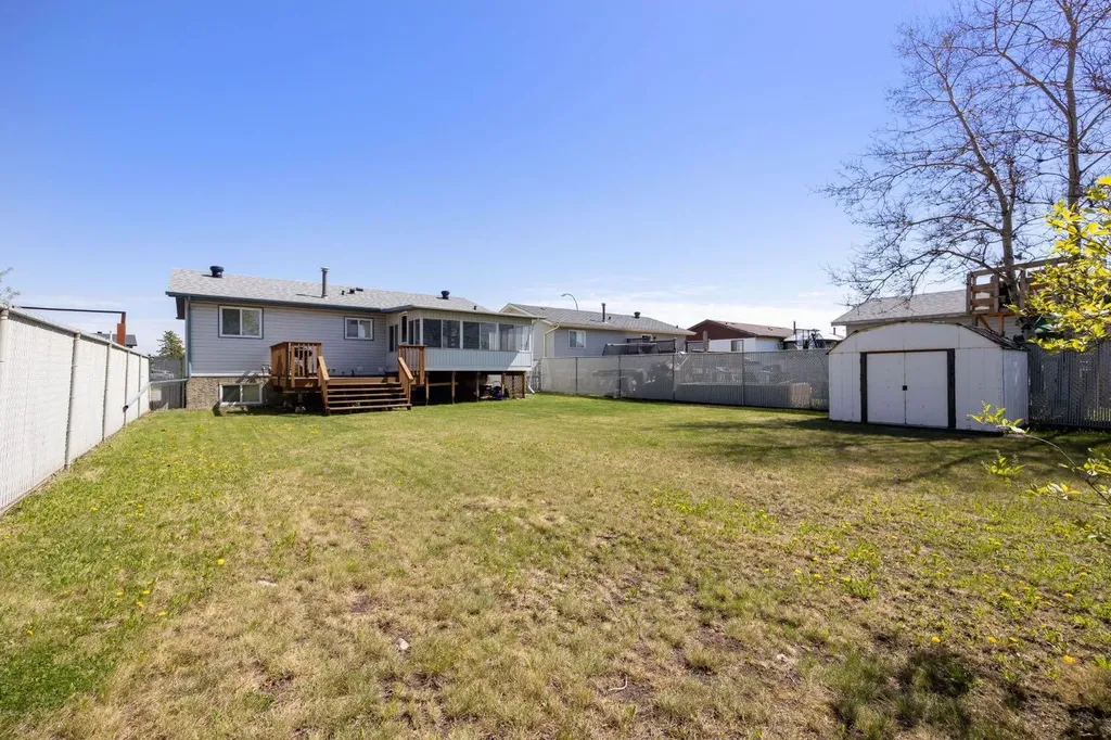 173 Oaks Crescent Fort Mcmurray AB T9K 1P9