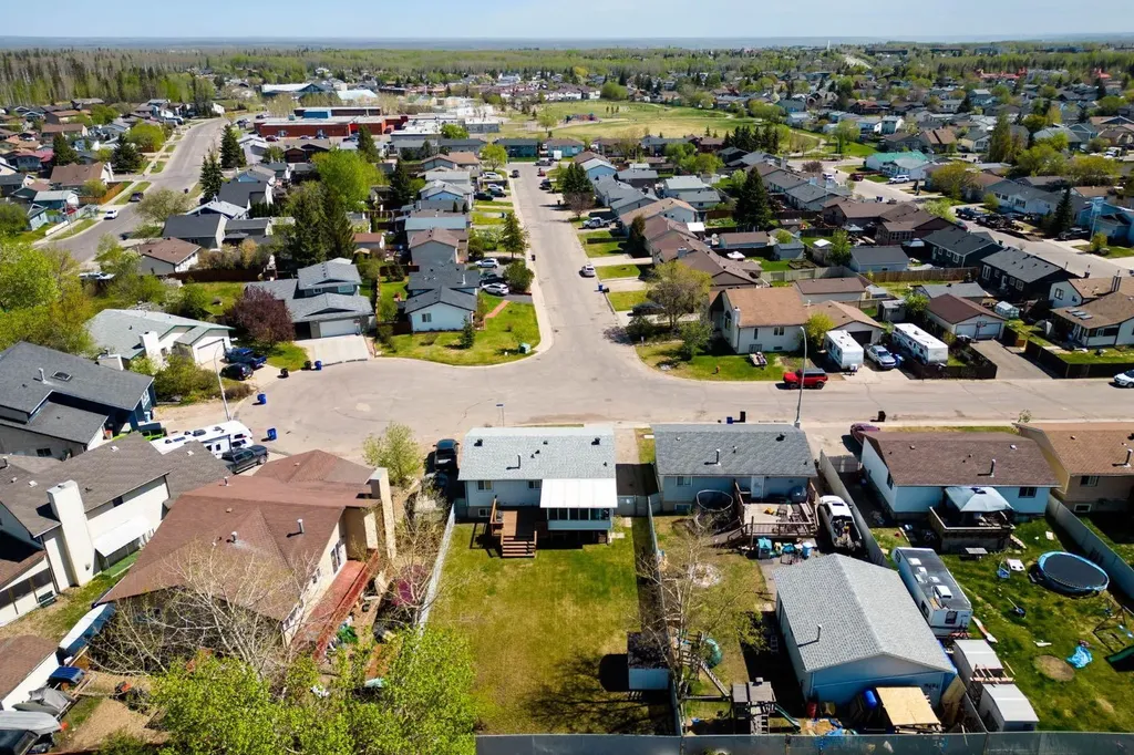 173 Oaks Crescent Fort Mcmurray AB T9K 1P9