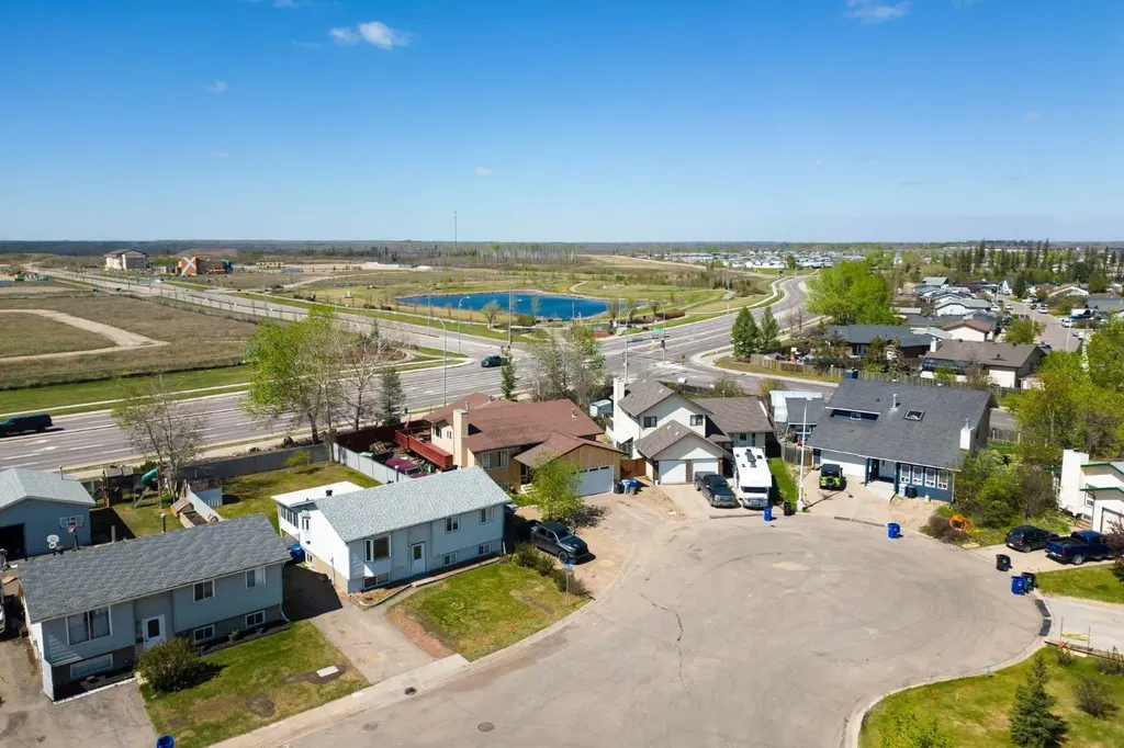173 Oaks Crescent Fort Mcmurray AB T9K 1P9
