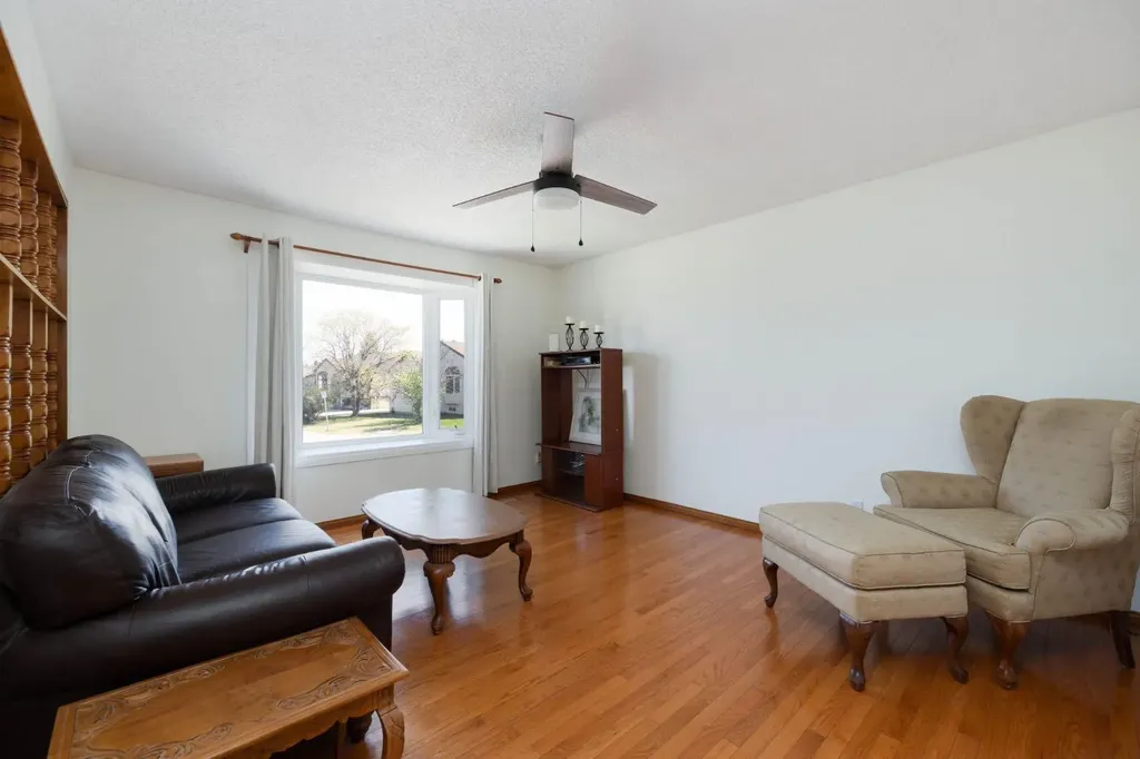 173 Oaks Crescent Fort Mcmurray AB T9K 1P9