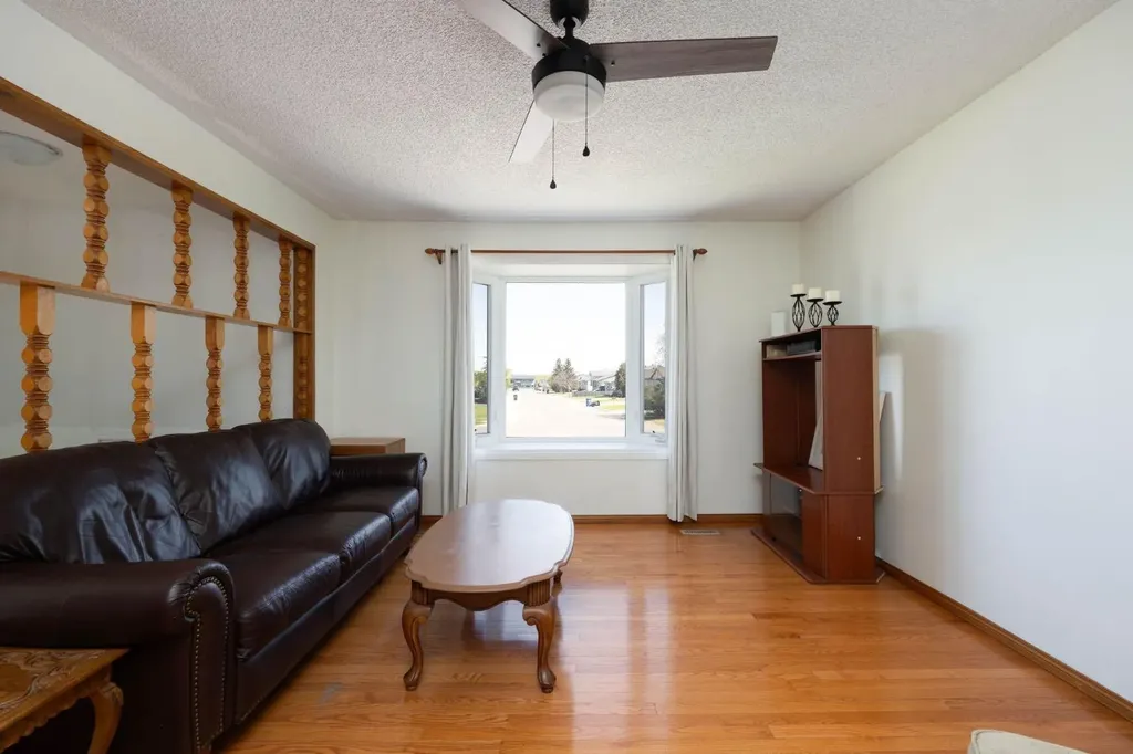 173 Oaks Crescent Fort Mcmurray AB T9K 1P9