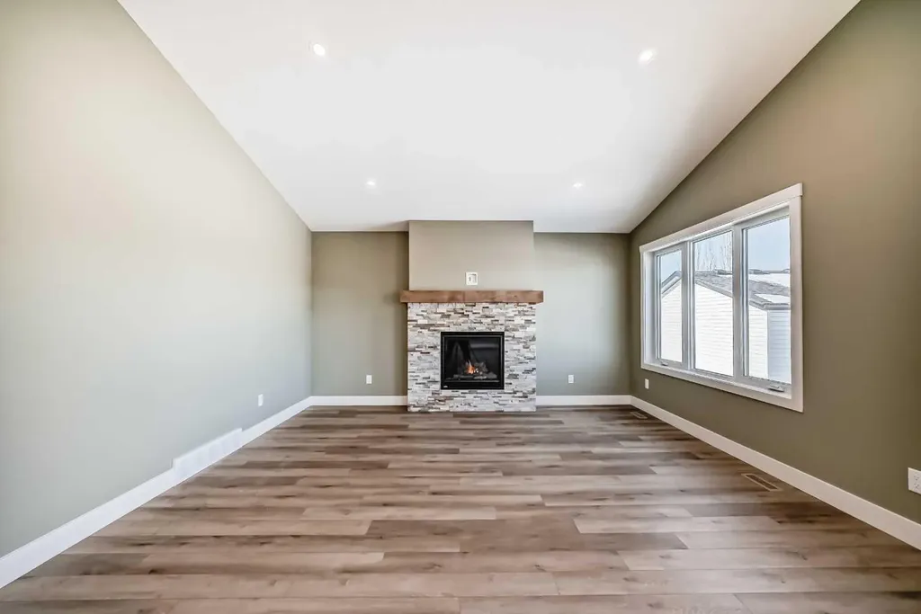 2017 30 Avenue Nanton AB T0L 1R0