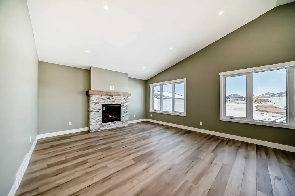 2017 30 Avenue Nanton AB T0L 1R0