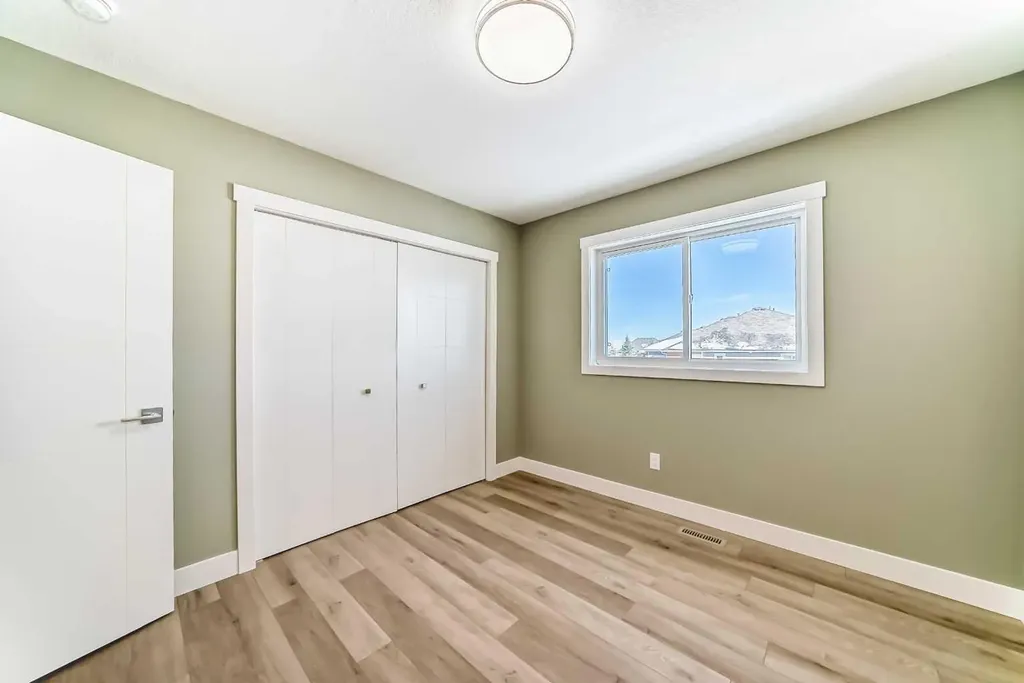 2017 30 Avenue Nanton AB T0L 1R0