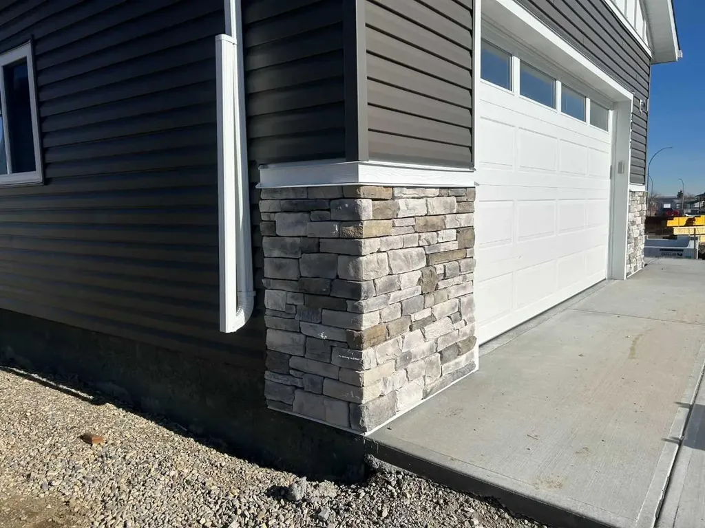 2017 30 Avenue Nanton AB T0L 1R0