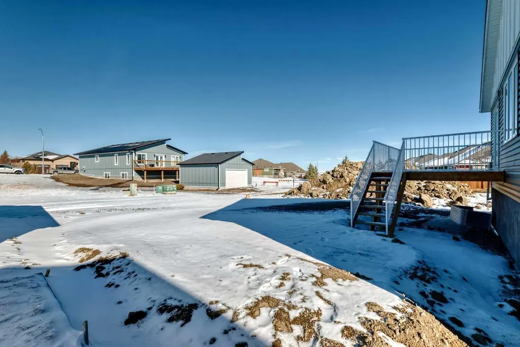 2017 30 Avenue Nanton AB T0L 1R0