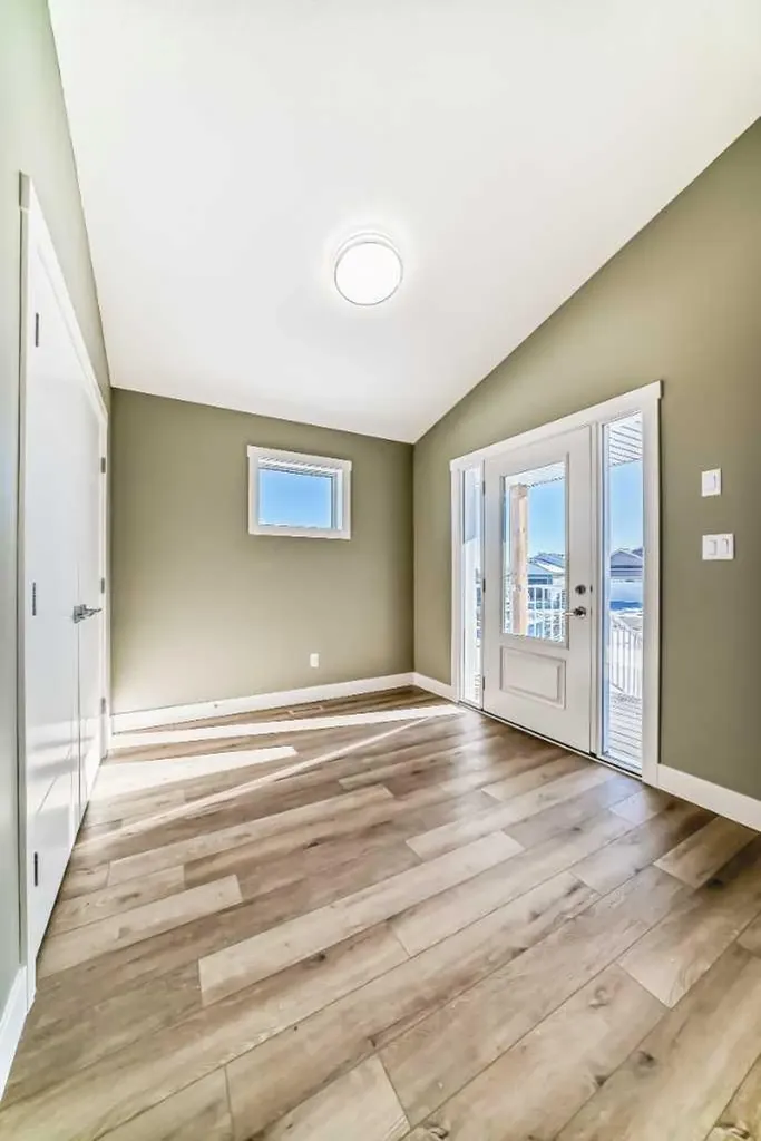 2017 30 Avenue Nanton AB T0L 1R0