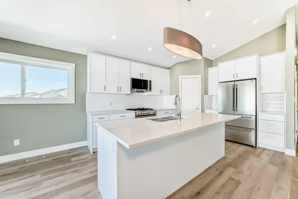 2017 30 Avenue Nanton AB T0L 1R0
