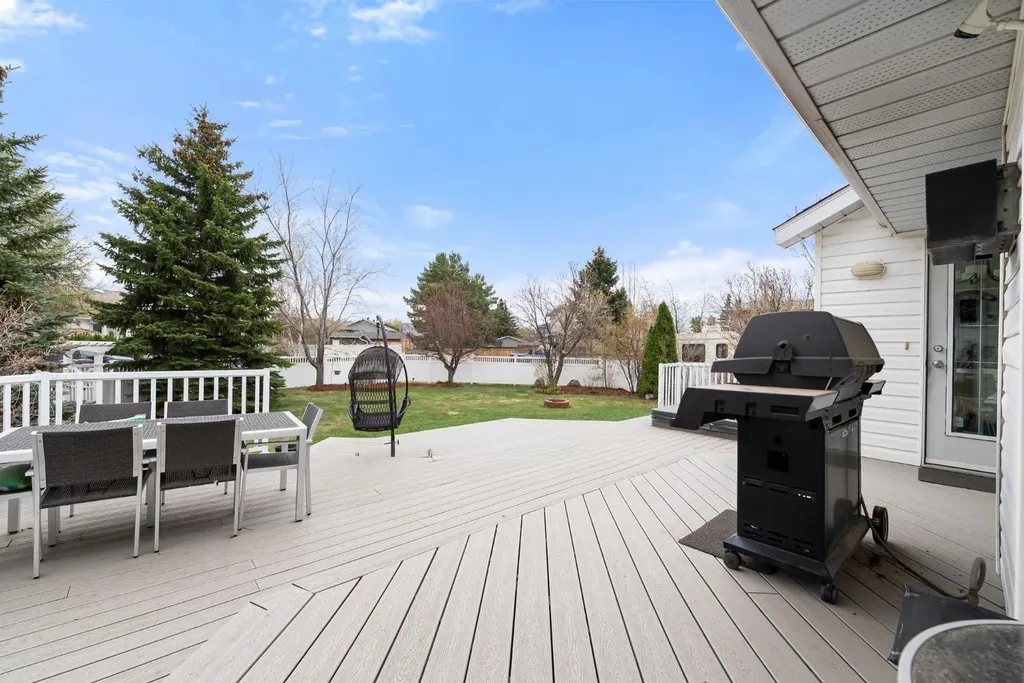 62 Street Close Stettler AB T0C 2L0
