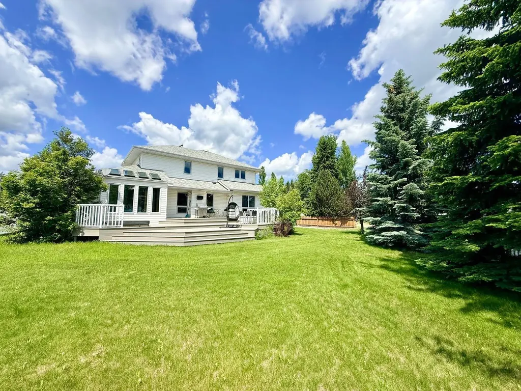 62 Street Close Stettler AB T0C 2L0
